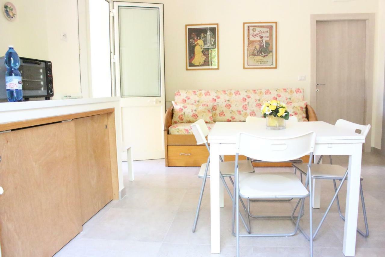 Parco Degli Aranci Bed & Breakfast คูโตรฟิอาโน ภายนอก รูปภาพ